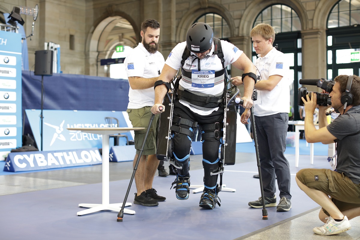 VariLeg presents new developments at Zurich main station
